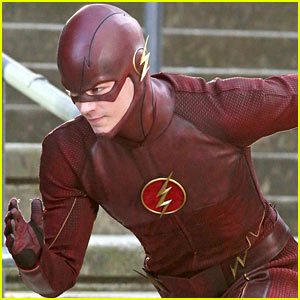 cw-pics-up-the-flash-more